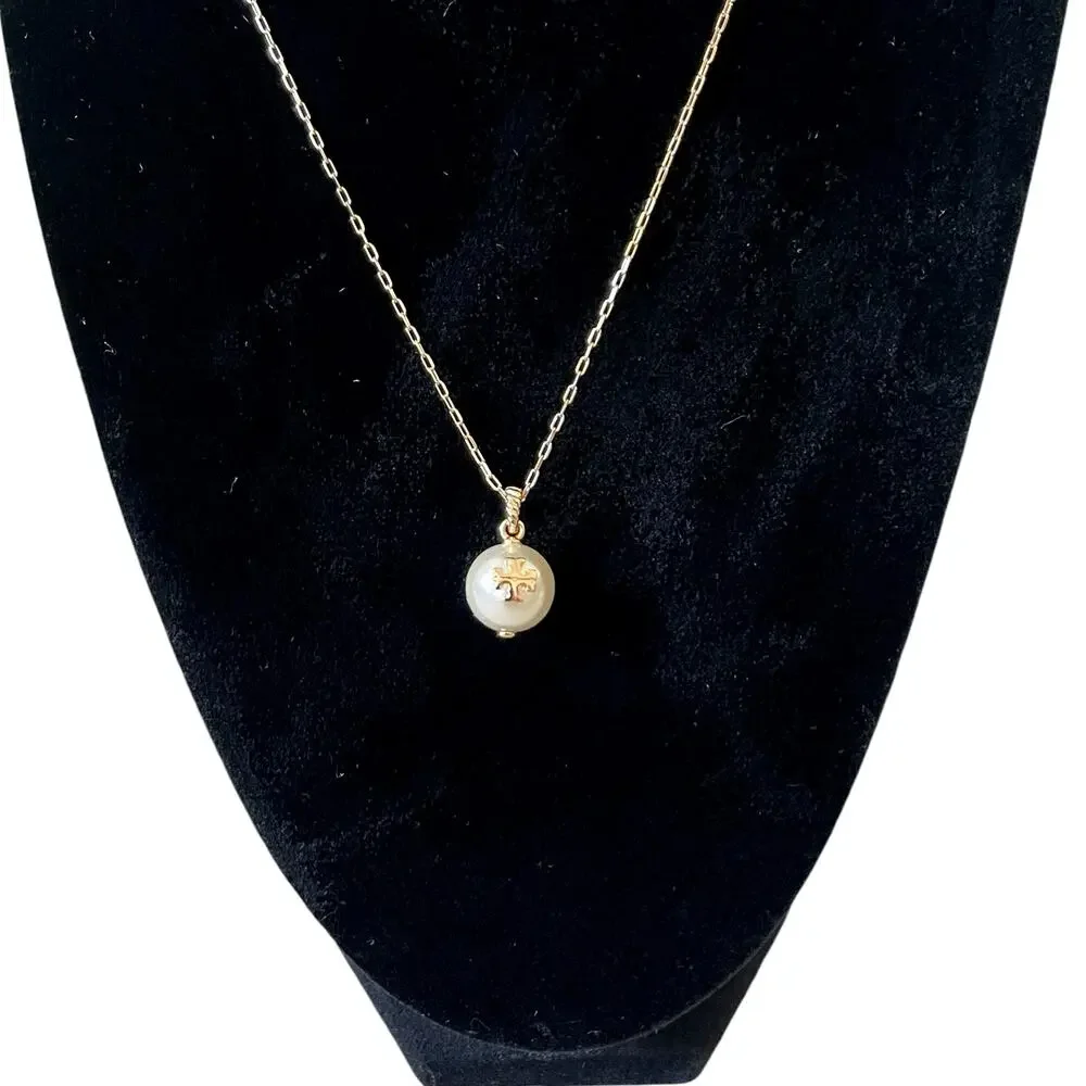 Authentic TORY BURCH Ivory Gold Tone Pearl Logo Rope Chain Necklace 143338 NEW
